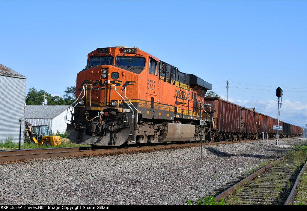 BNSF 5787